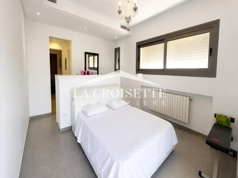 Penthouse meublé S+3 avec terrasse à Gammarth